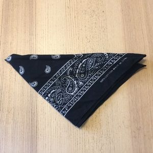 🖤 FREE W/ PURCHASE! 🖤